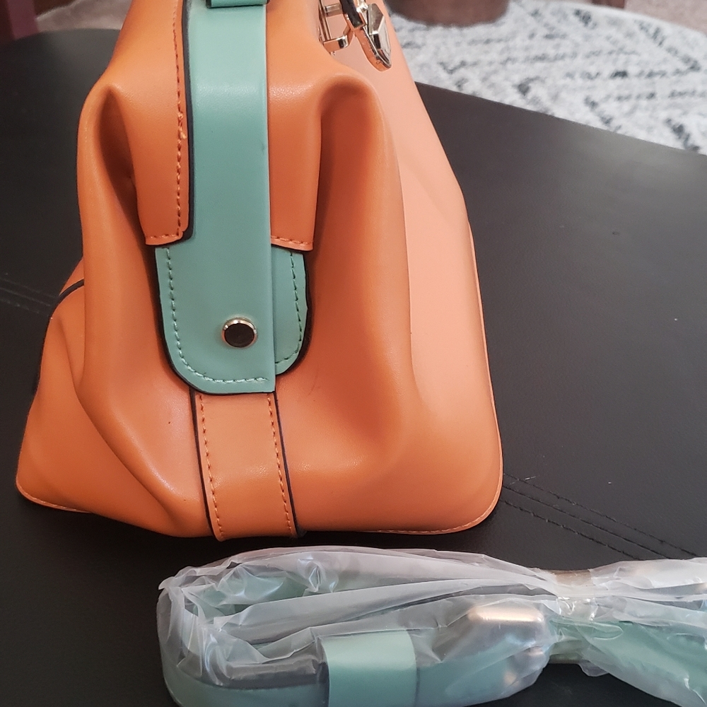 Street level purse